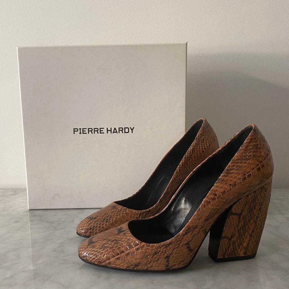 Pierre Hardy snakeskin cognac pump heel shoe 37